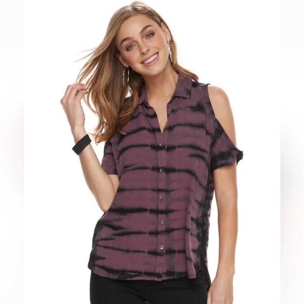 Women's Rock & Republic Twisted Short Sleeve Cold-Shoulder Shirt